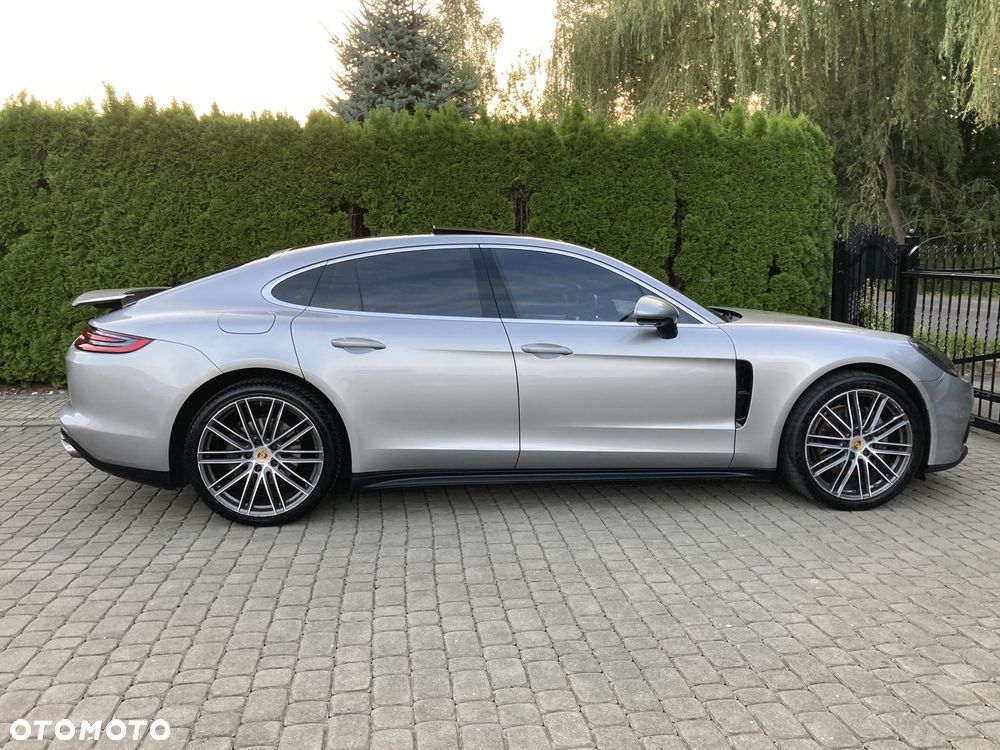 Porsche Panamera 4S - 13