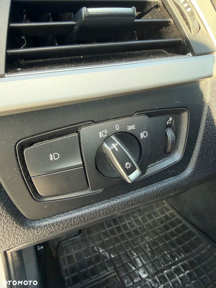 BMW Seria 3 328i xDrive - 18