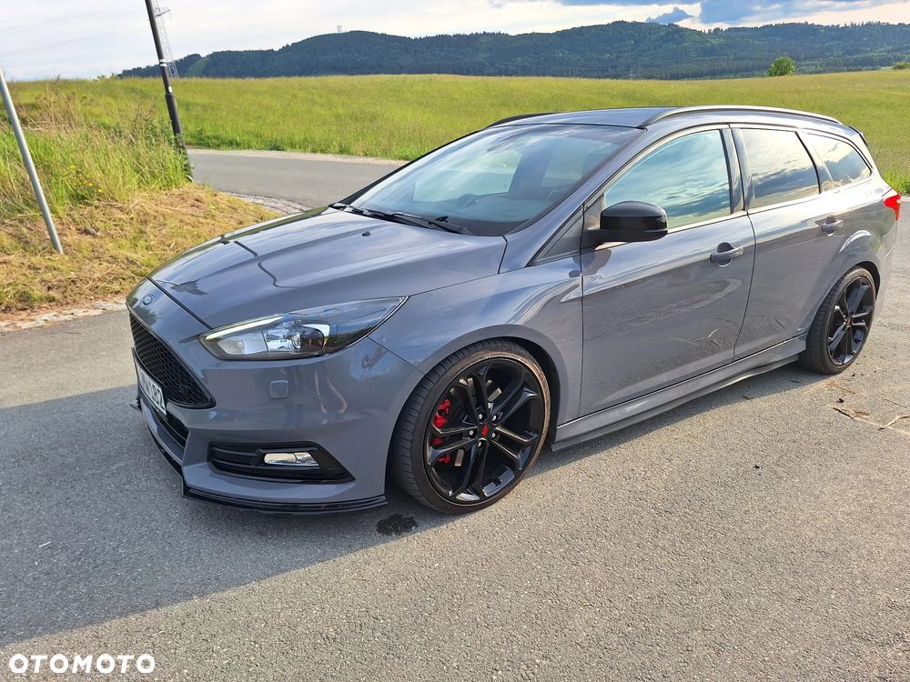 Ford Focus 2.0 EcoBoost ST mit Leder-Sport-Paket - 22
