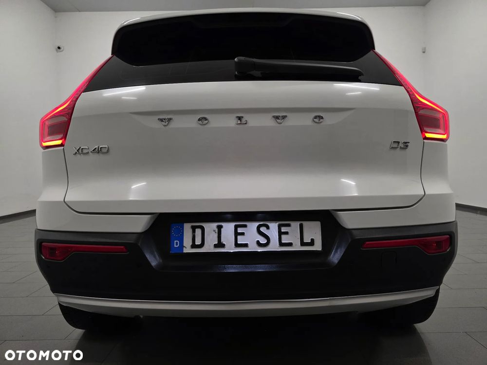 Volvo XC 40 D3 SCR R-Design - 37