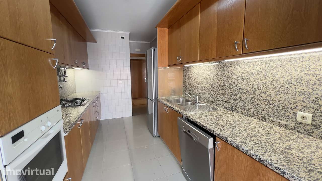 T2 com garagem, varanda e acessibilidade em Lisboa - Grande imagem: 5/14