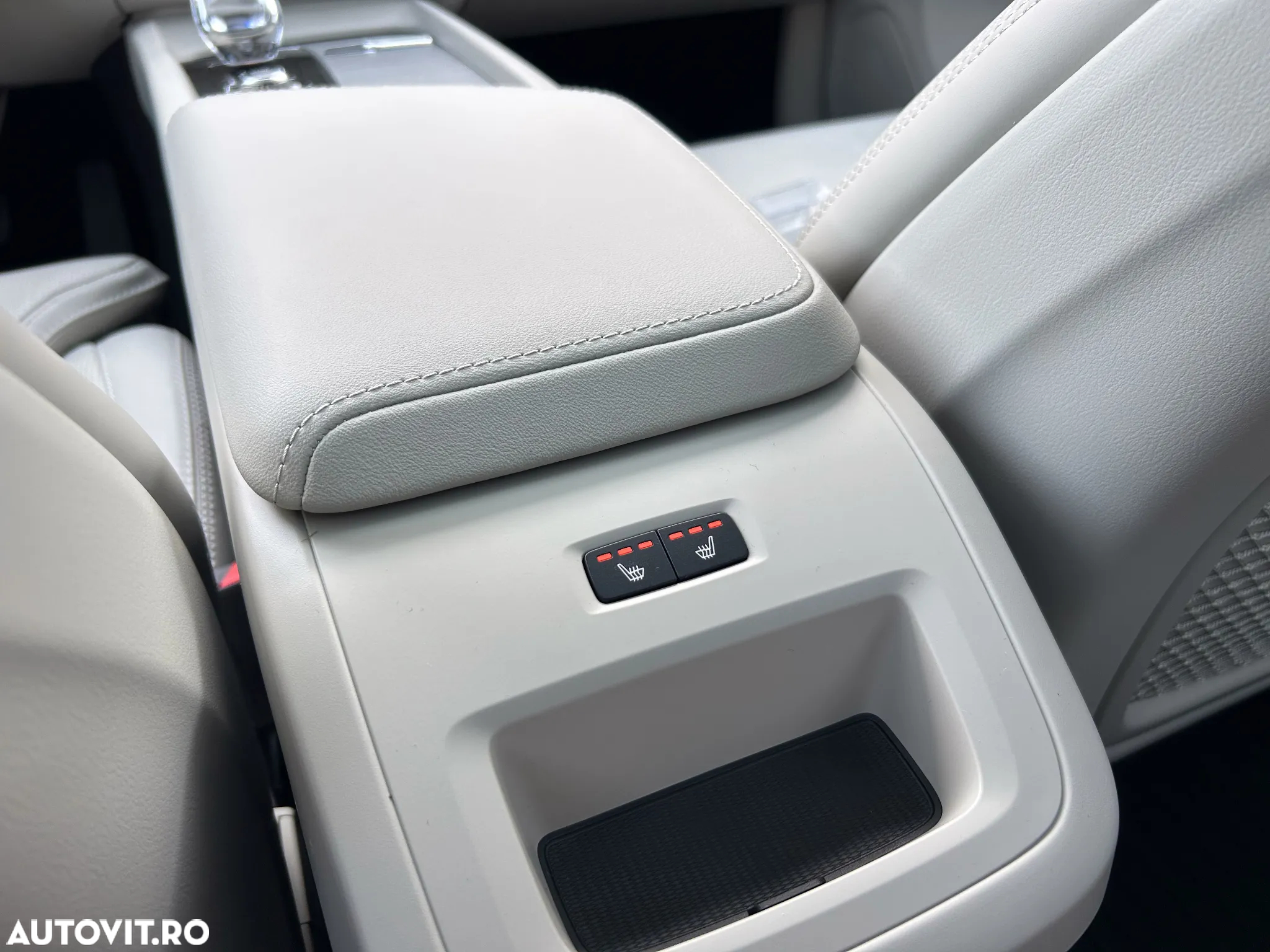 Volvo XC 60 Recharge T8 AWD AT Ultimate Dark - 27