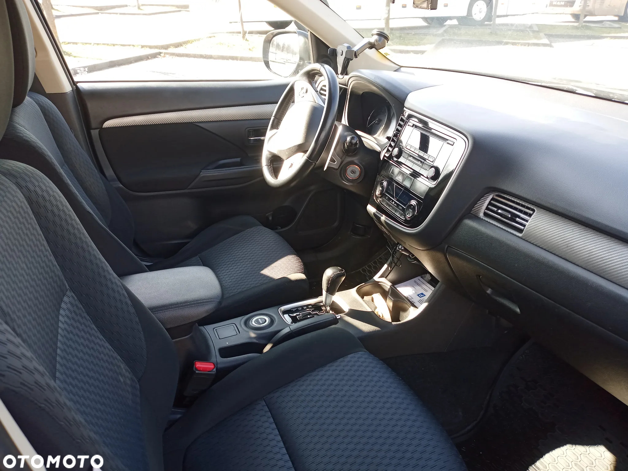 Mitsubishi Outlander - 4