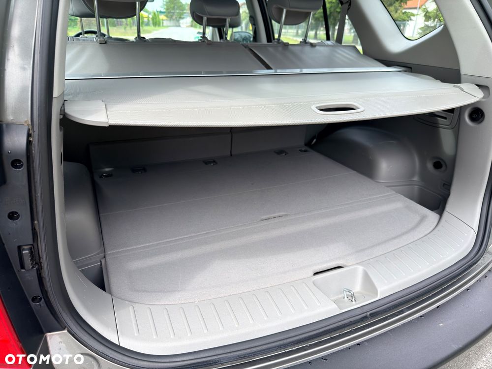 Kia Carens 1.7 CRDi 115 Fifa World Cup Edition - 23