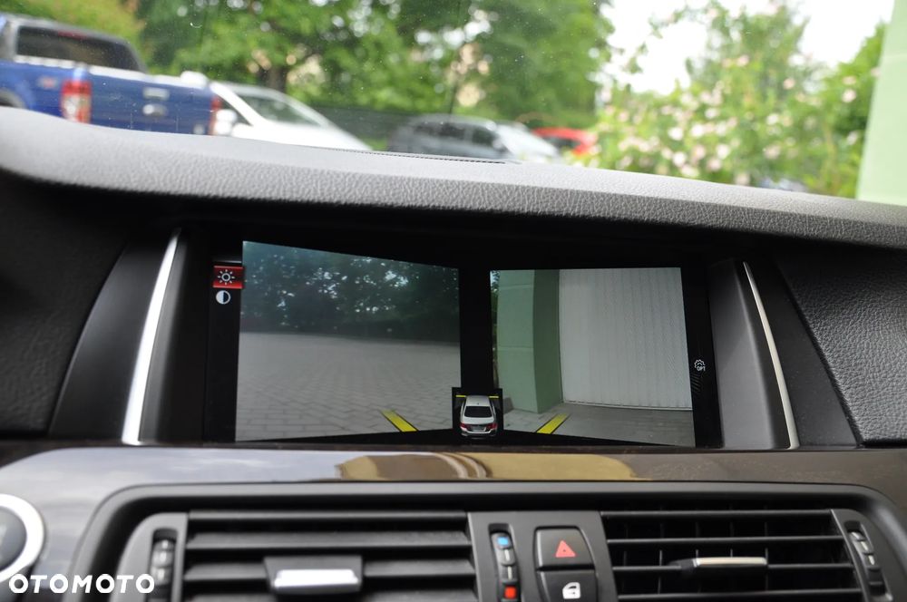 BMW Seria 5 535i xDrive - 38