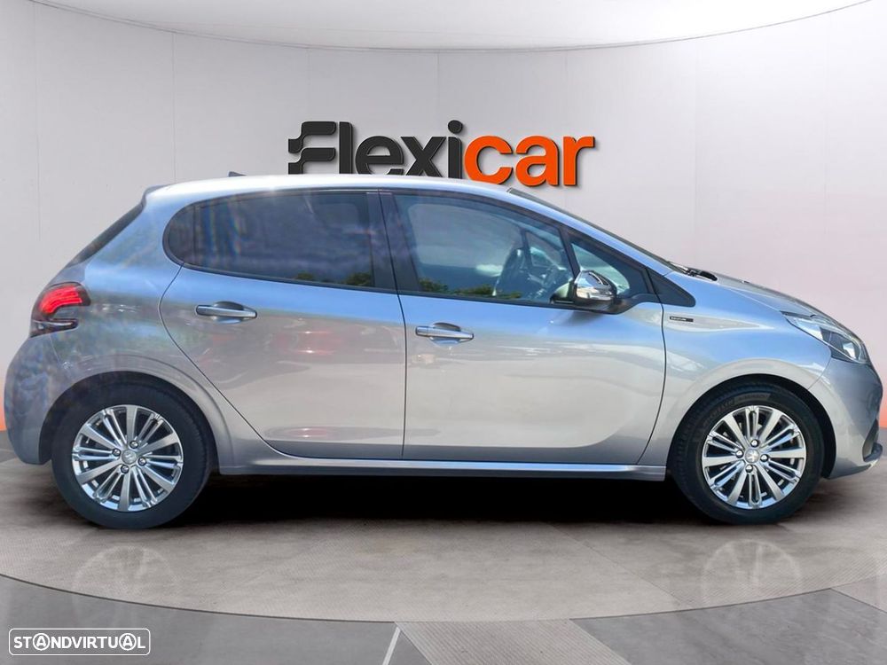 Peugeot 208 1.2 PureTech Signature - 4