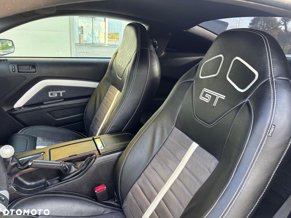 Ford Mustang 5.0 V8 GT - 10