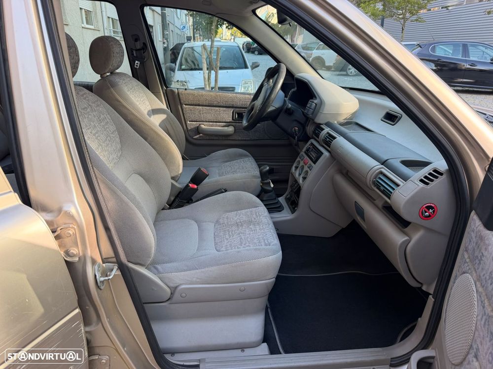Land Rover Freelander 2.0 di - 13