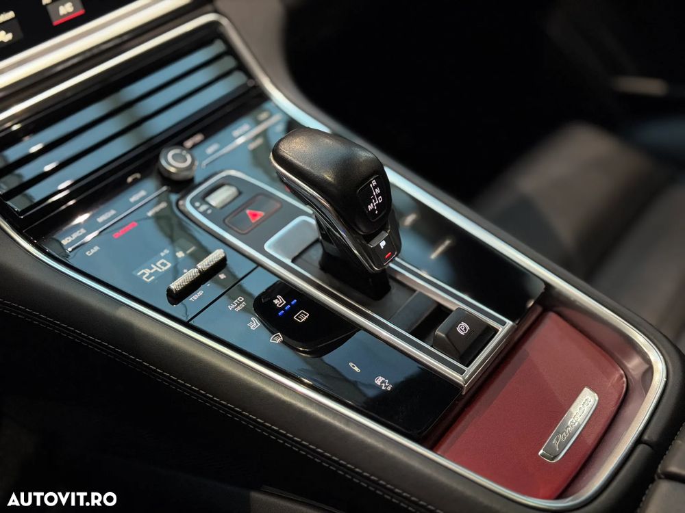 Porsche Panamera 4 E-Hybrid Executive - 28