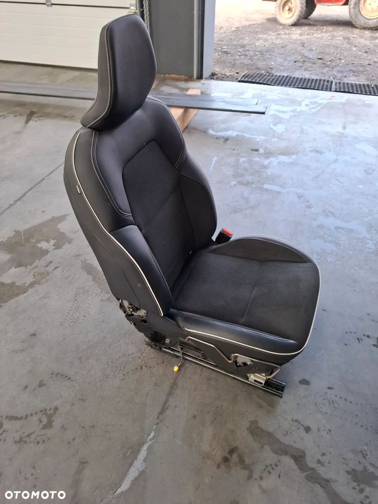 Fotel Renault Clio 5 prawy - 2