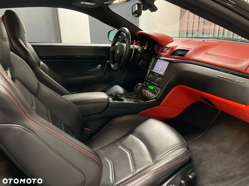 Maserati GranTurismo S Automat - 31