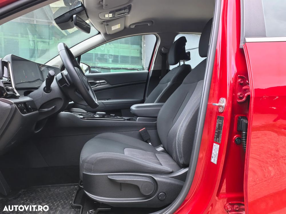 Kia Sportage 1.6 T-GDI PHEV 6AT 4x4 Business Line - 11