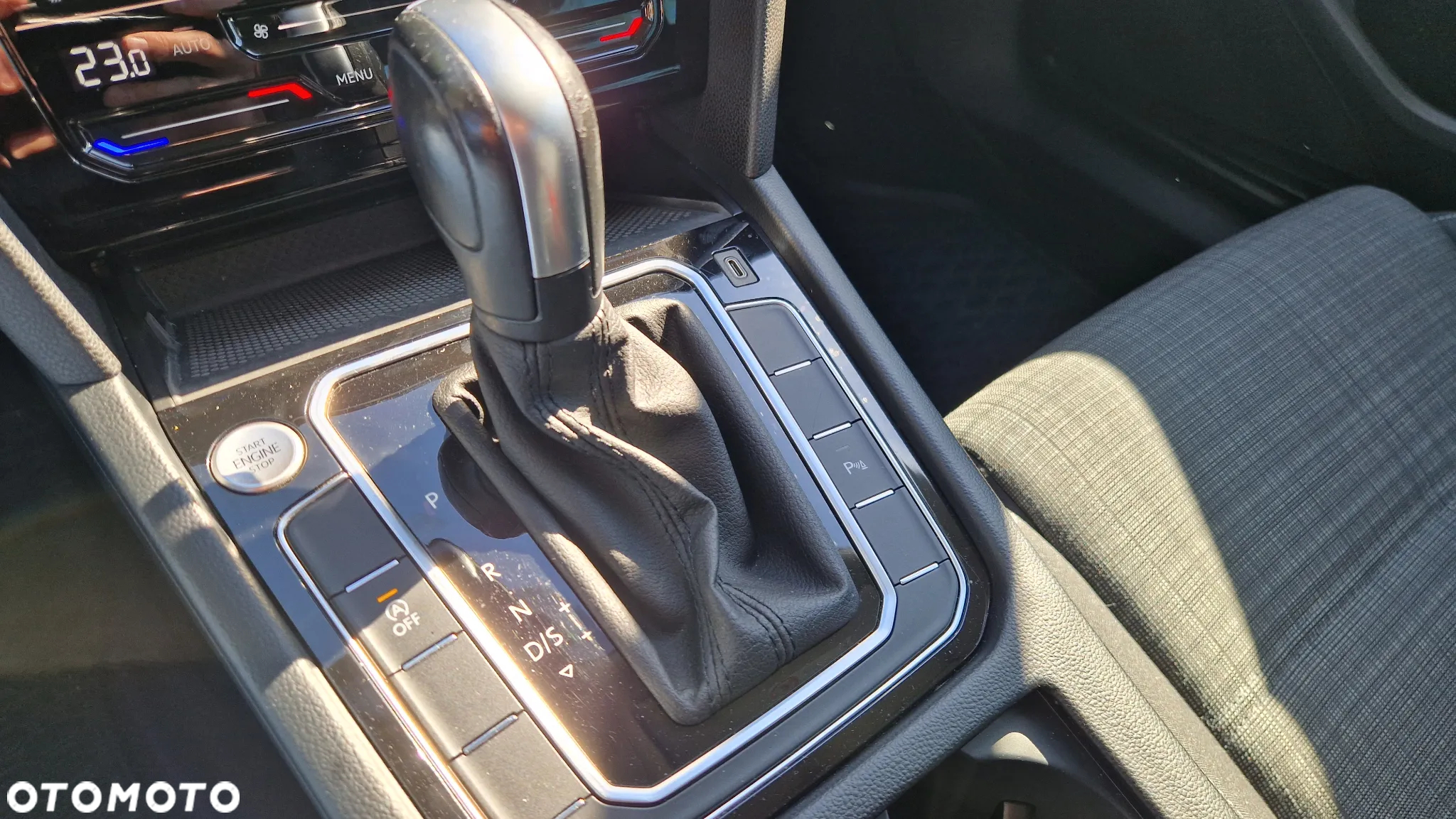 Volkswagen Passat 2.0 TDI EVO Elegance DSG - 20