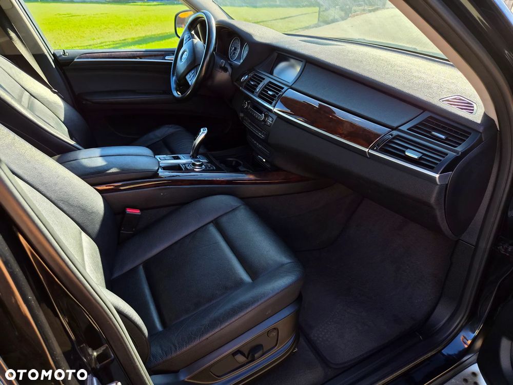 BMW X5 xDrive35i - 25