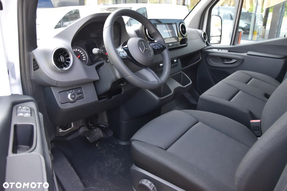 Mercedes-Benz Sprinter - 9