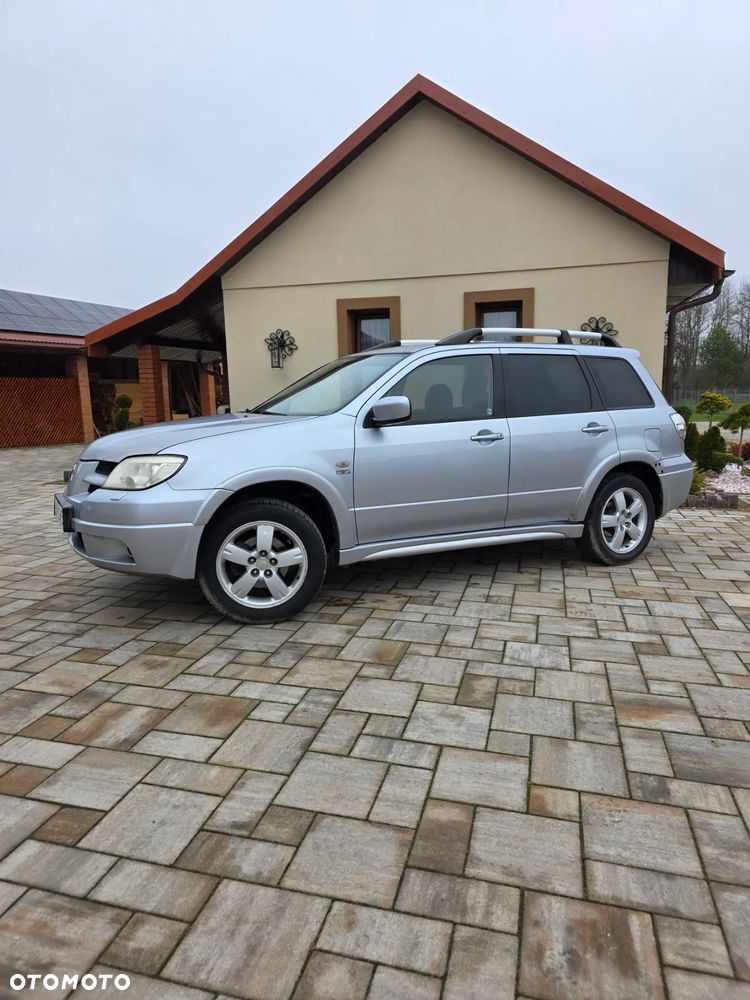Mitsubishi Outlander 2.0 Comfort 4WD - 2