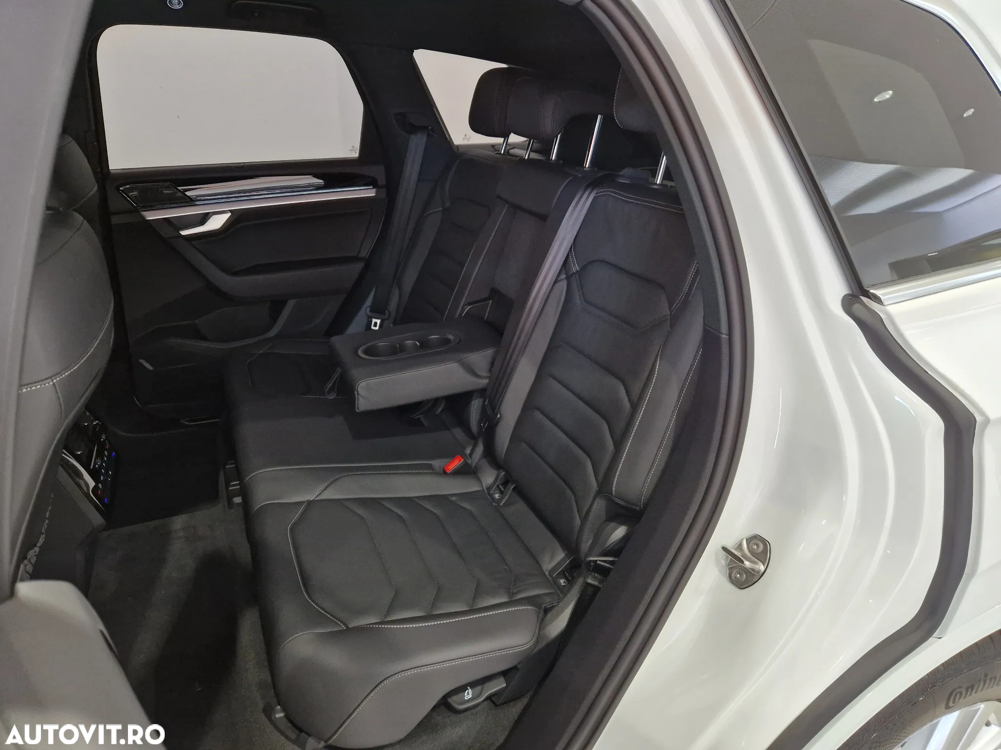 Volkswagen Touareg 3.0 V6 TDI 4Motion DPF Automatik R-Line - 14
