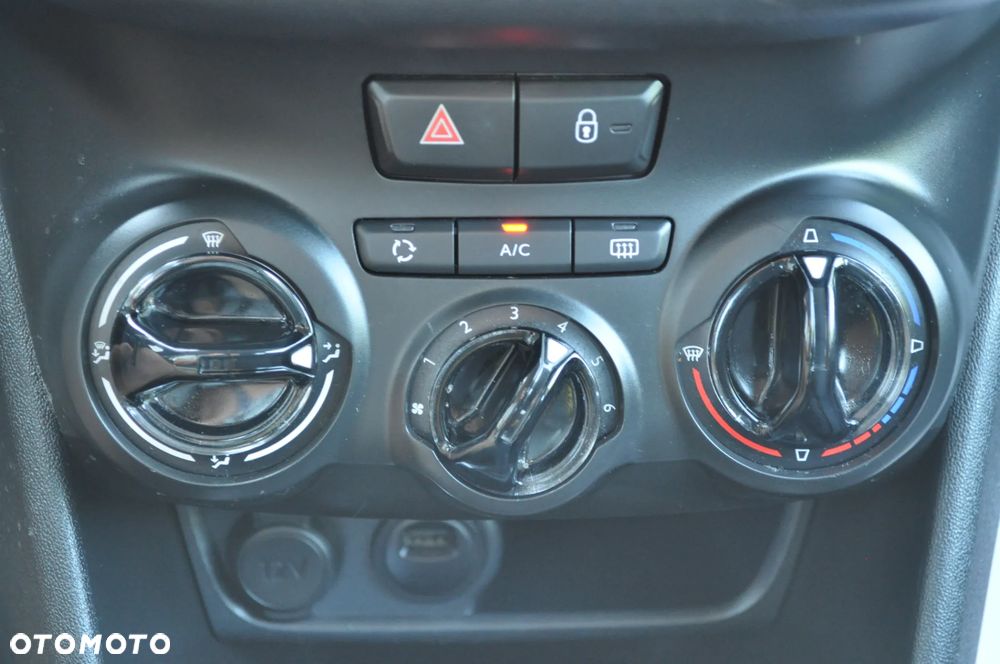 Peugeot 208 - 31
