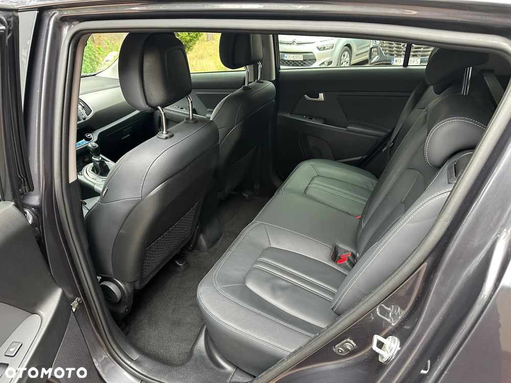 Kia Sportage 1.7 CRDI 2WD ISG Dream-Team Edition - 26