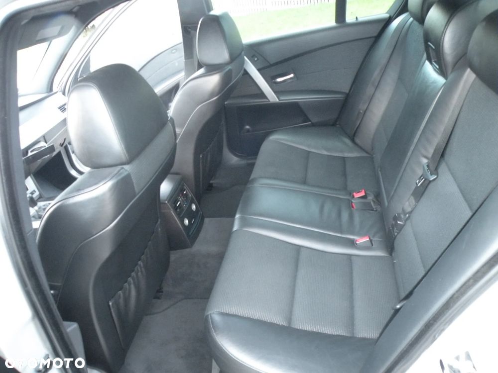 BMW Seria 5 523i - 10