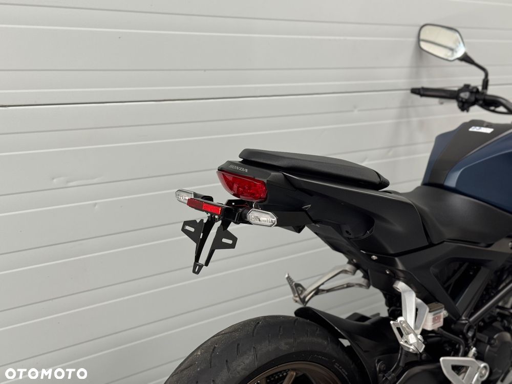 Honda CB - 8