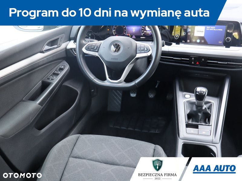 Volkswagen Golf - 8