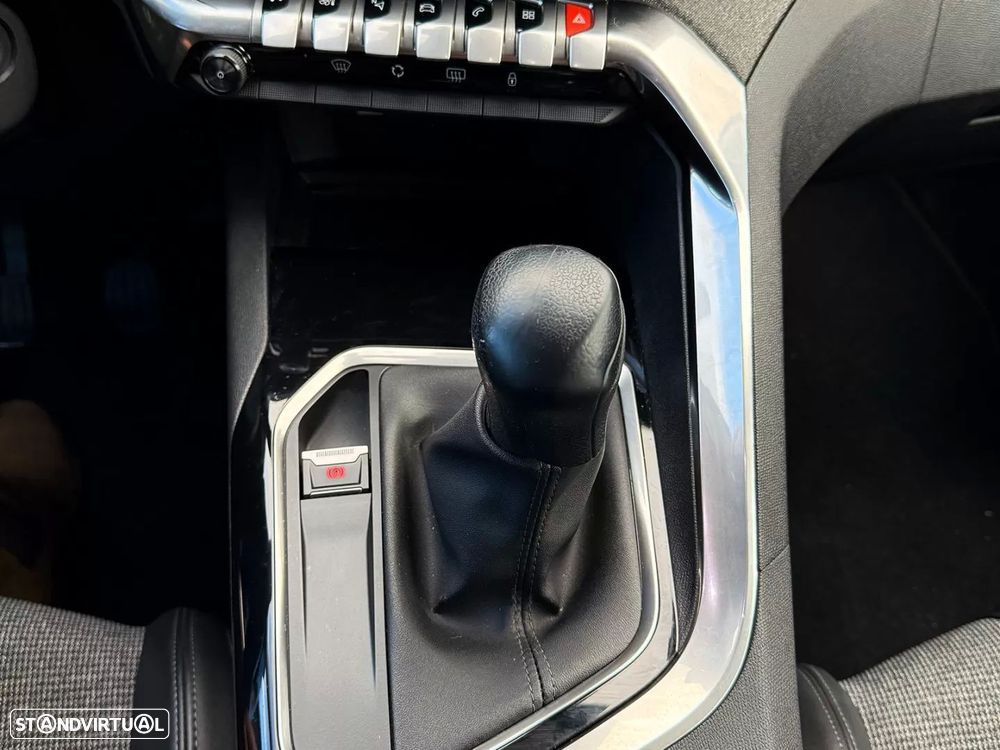 Peugeot 3008 1.2 PureTech Allure - 12