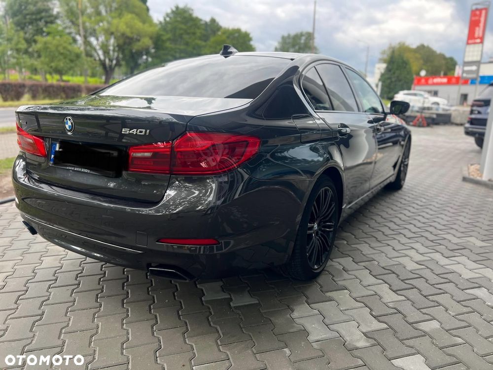 BMW Seria 5 540i xDrive GPF Luxury Line sport - 3