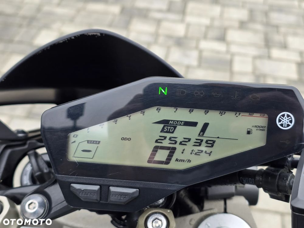 Yamaha MT - 16