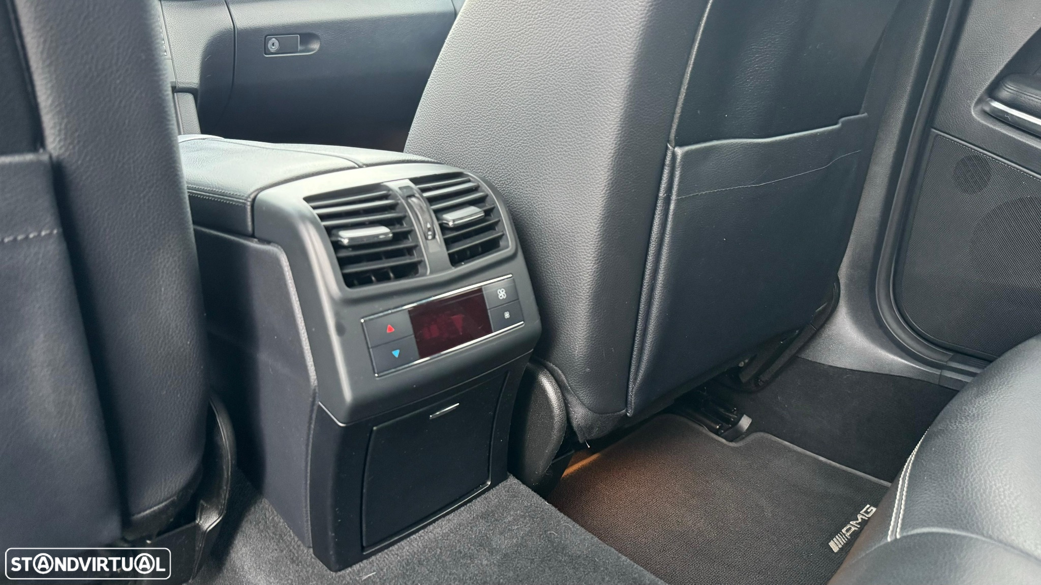 Mercedes-Benz E 300 Bluetec Hybrid Avantgarde - 19