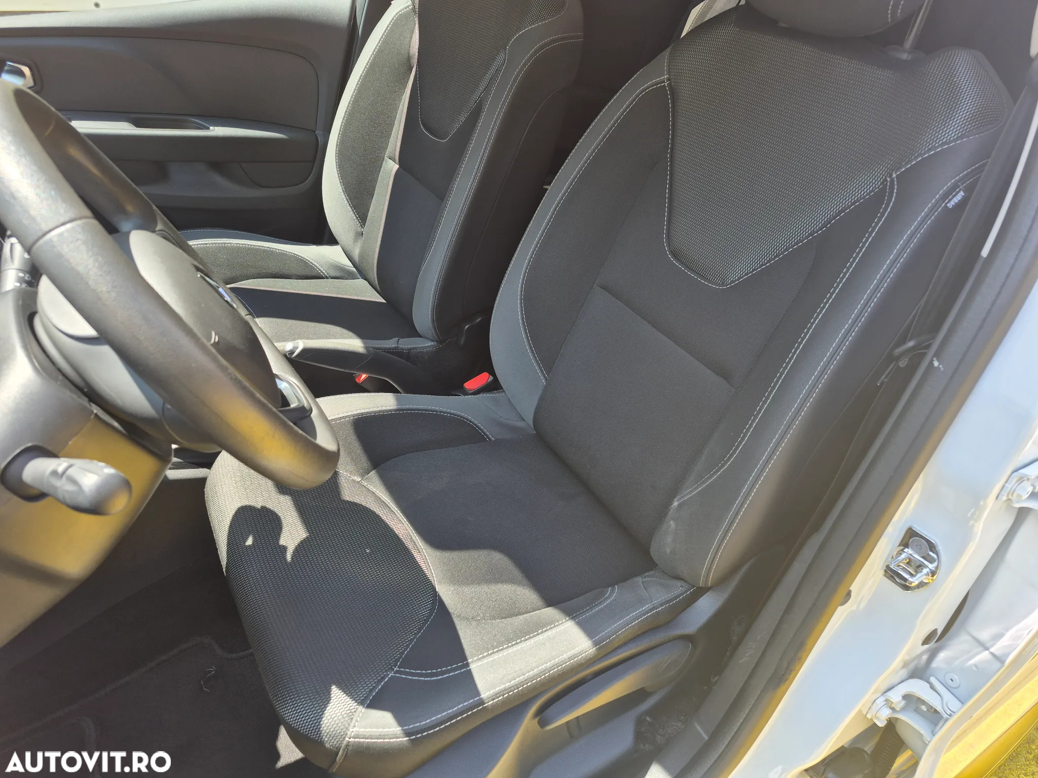 Renault Clio (Energy) dCi 90 Start & Stop LIMITED - 9