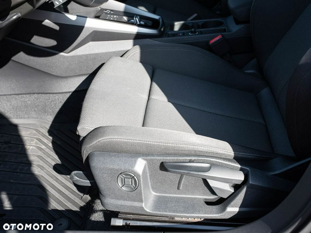 Audi A3 Sportback 35 TDI S tronic - 11