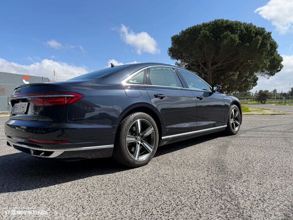 Audi A8 - 6
