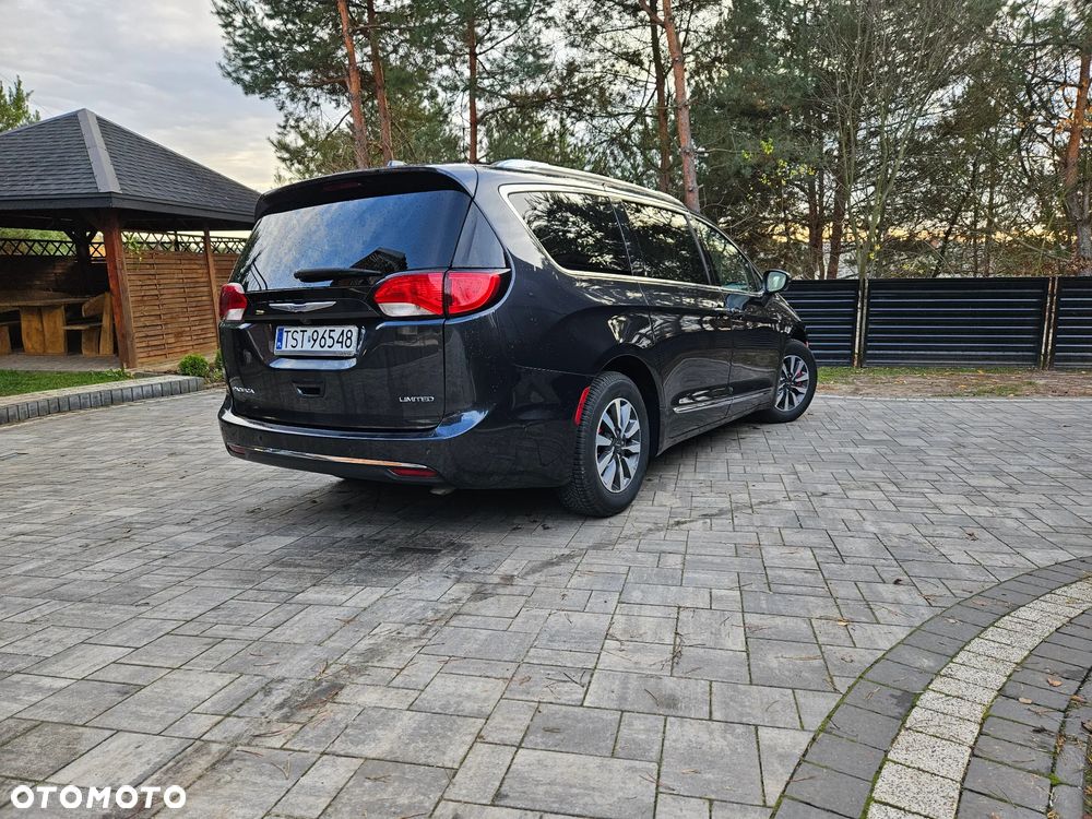 Chrysler Pacifica - 19