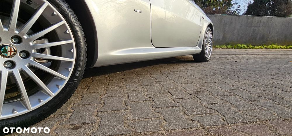 Alfa Romeo GT 1.9JTD 16V Distinctive - 10