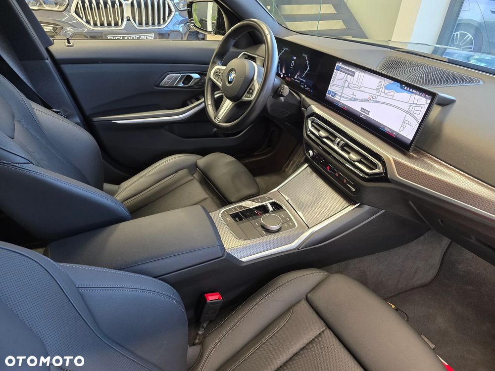 BMW Seria 3 318i M Sport - 16