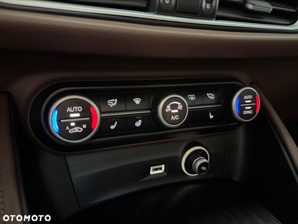 Alfa Romeo Stelvio 2.0 Turbo TI Q4 - 24