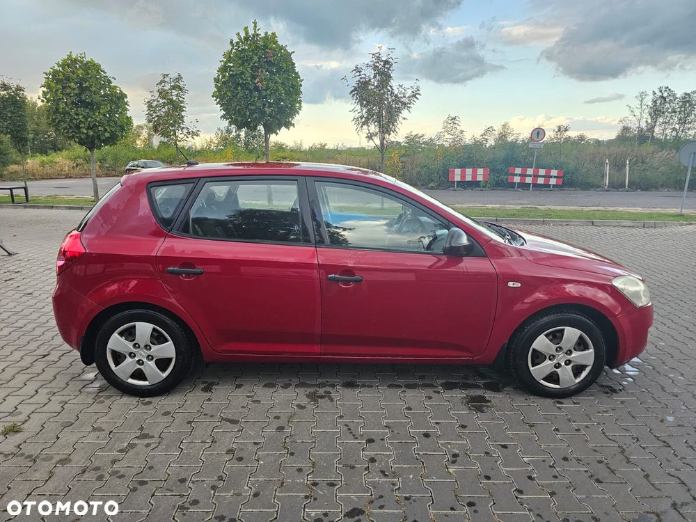Kia Ceed 1.4 Comfort - 1