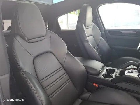 Porsche Cayenne Coupé E-Hybrid Platinum Edition - 32