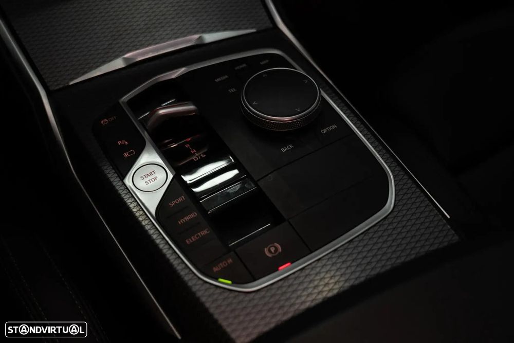 BMW 320 e Pack Desportivo M Auto - 15