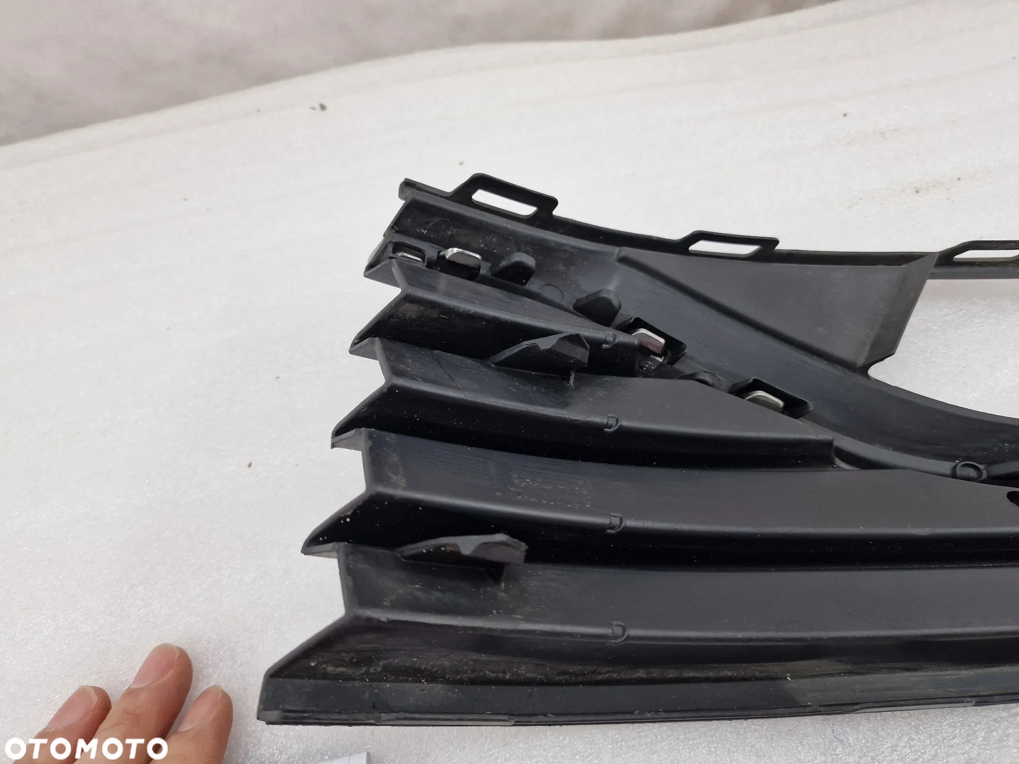 VW POLO 6C0 LIFT 13- LEWA KRATKA BOCZNA ZDERZAKA PRZEDNIEGO PRZÓD , 6C0853665K , NR AUKCJI E/78 - 34