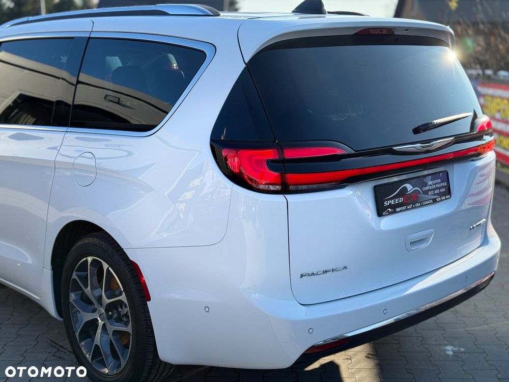 Chrysler Pacifica - 11