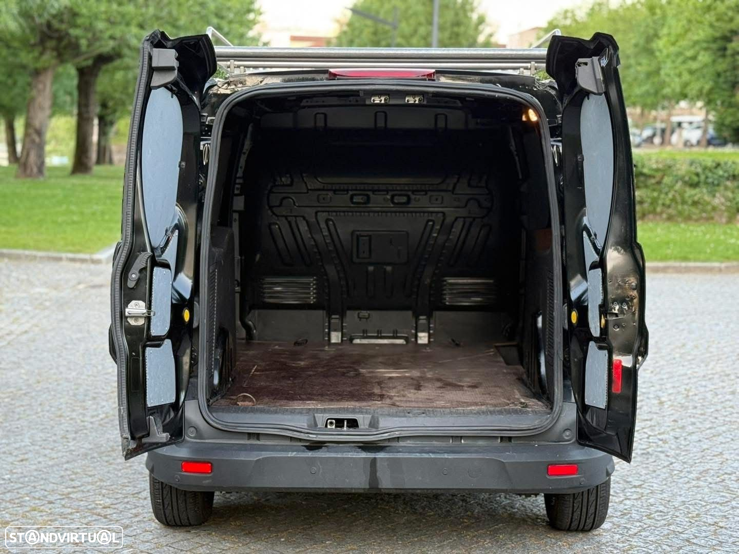 Ford Transit Connect Outro - 12