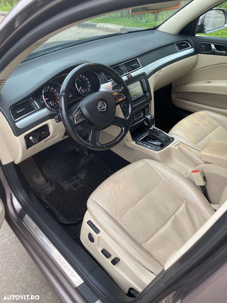 Skoda Superb 2.0 TDI DSG Elegance - 14