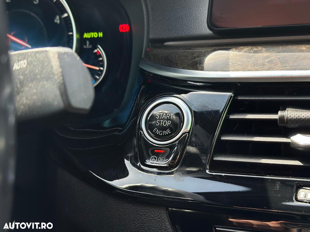 BMW Seria 5 530d xDrive Aut. Sport Line - 26