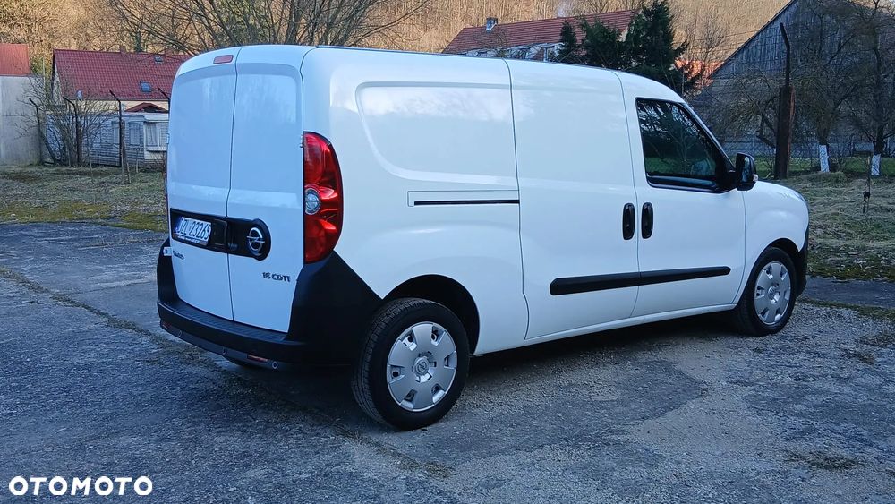 Opel COMBO - 23