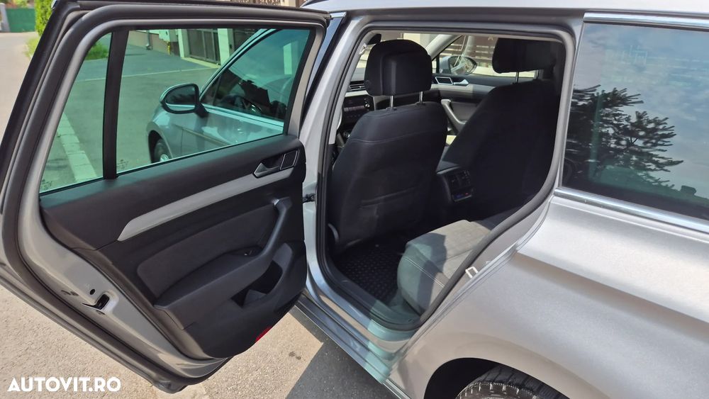 Volkswagen Passat - 13