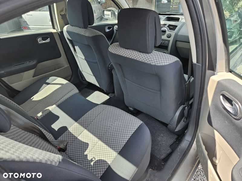 Renault Megane 1.6 16V Alize - 8