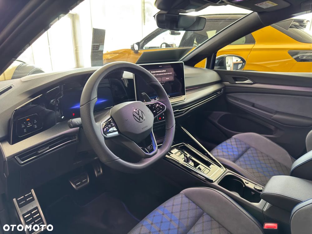 Volkswagen Golf - 6