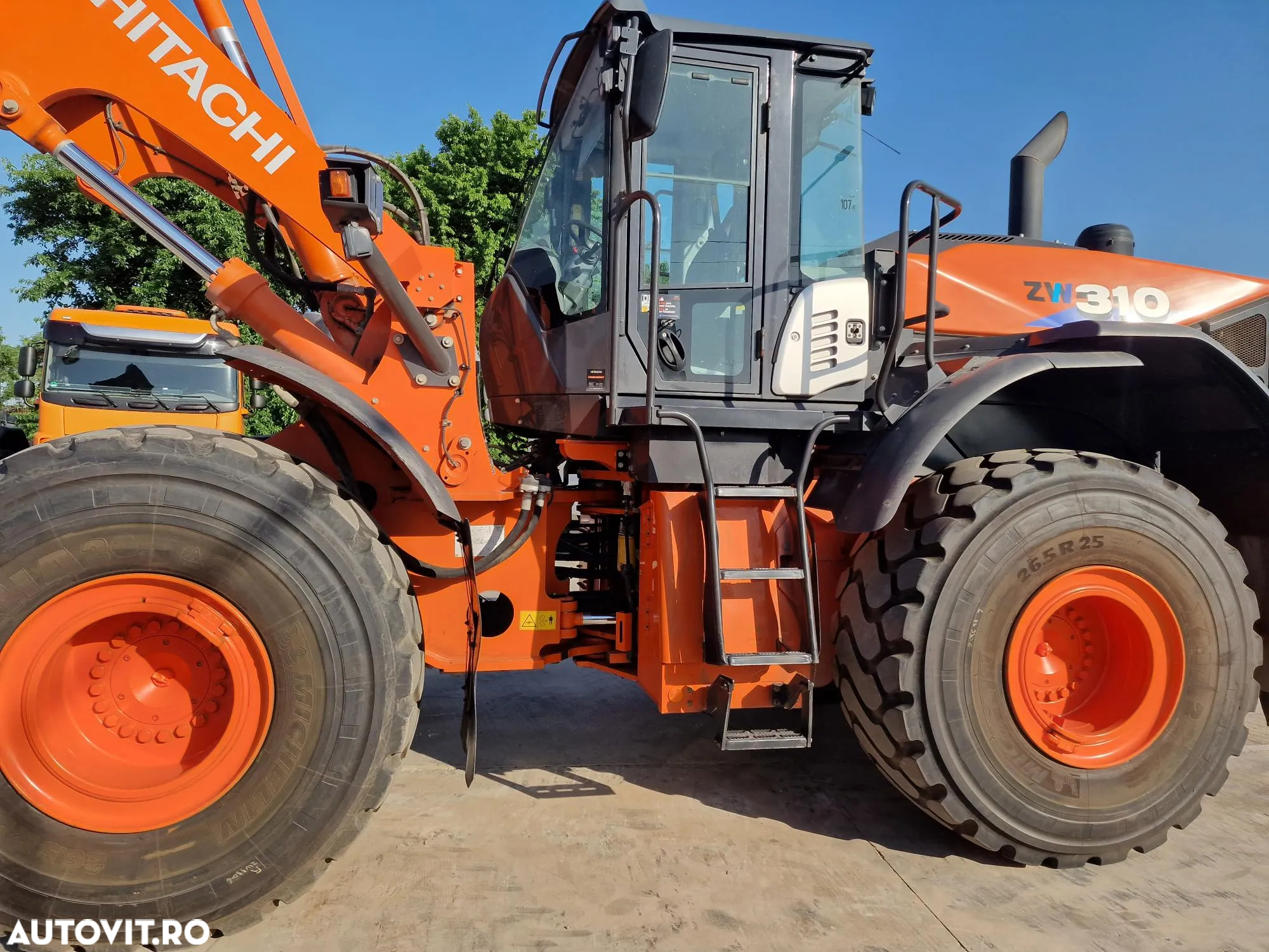 Hitachi ZW310-6, cupa NOUA 5mc, anv MICHELIN 80% ok-99.900 eur+Tva, virare JOYSTICK, gresare automata, camera spate mers masalier, consum 14l/h, produs in Japonia, posibilitate leasing 4 ani-PROMOTIE 99.900 EUR+Tva - 32